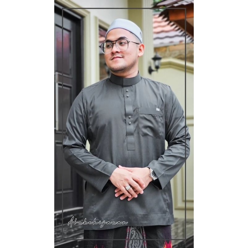 BAJU KOKO SAUDI THOBE 13 BY ABI ZIDNA BUSANA MUSLIM/ATASAN PAKAIAN PRIA KEKINIAN