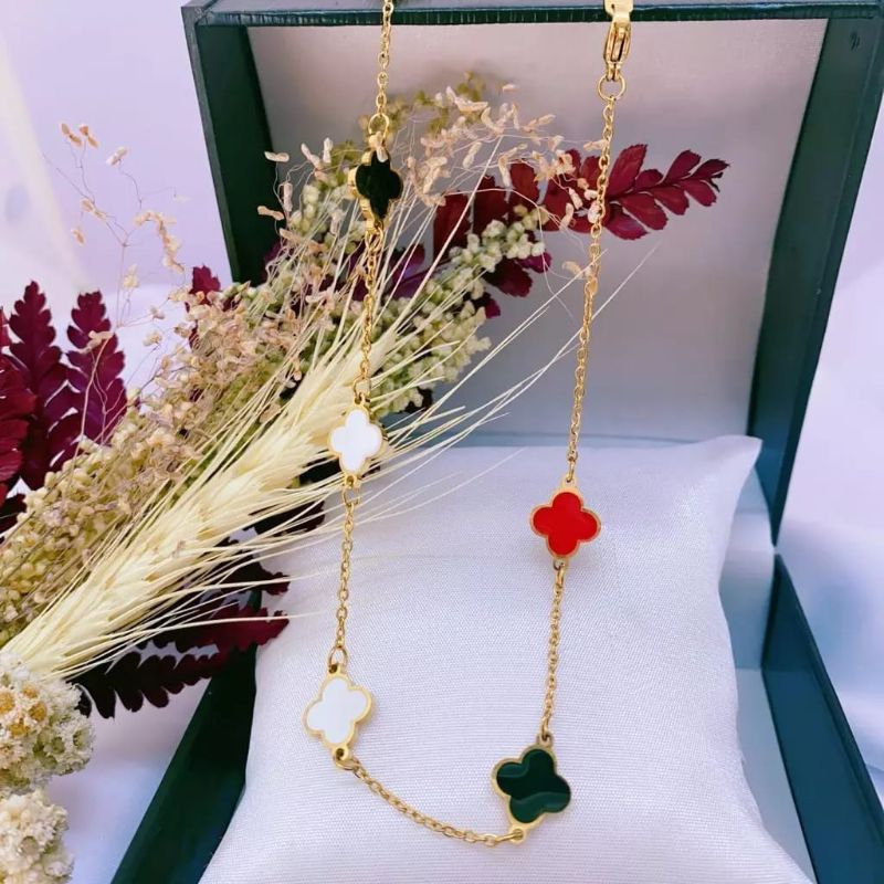 kalung buah bintang wanita