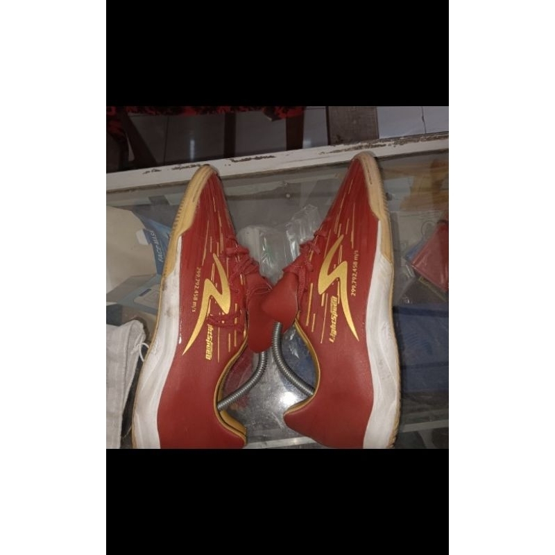 SEPATU FUTSAL LIGHTSPEED REBORN MAROON