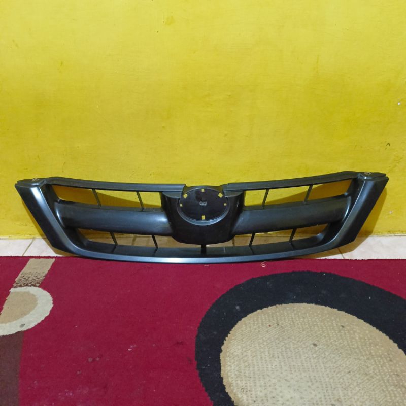 Grill Toyota Kijang Innova Inova 2005 - 2007 Hitam