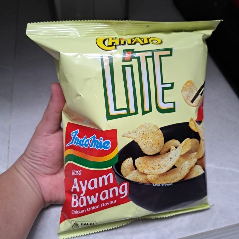 

chitato lite indomie ayam bawang new variant kerupuk