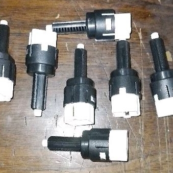 Switch Stop Avanza 84340-BZ010