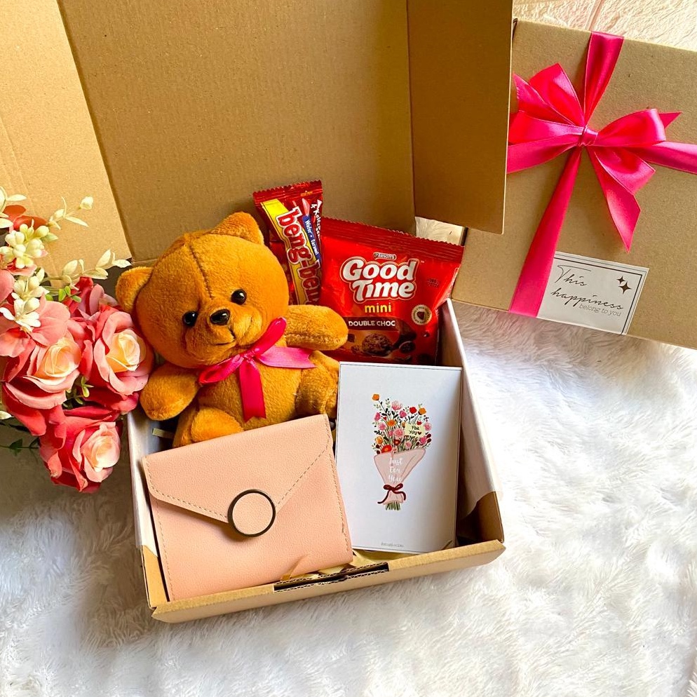 

Ready KADO ULTAH CEWEK KADO ULTAH KADO WISUDA KADO ULANG TAHUN BIRTHDAY GIFT GIFT BOX HAMPERS 8CC