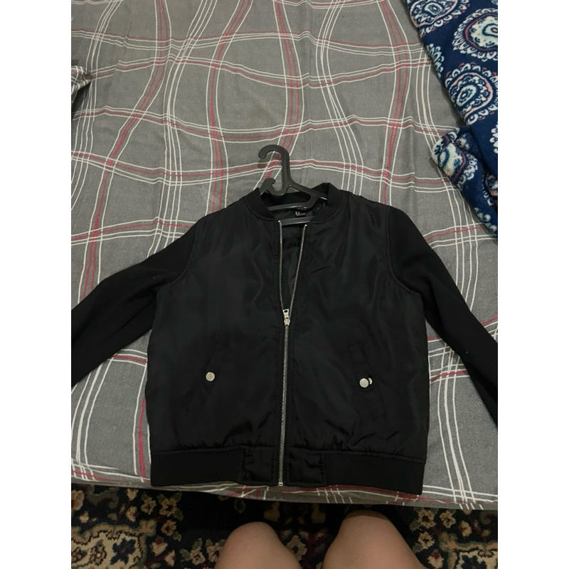 bomber jaket forever21 preloved