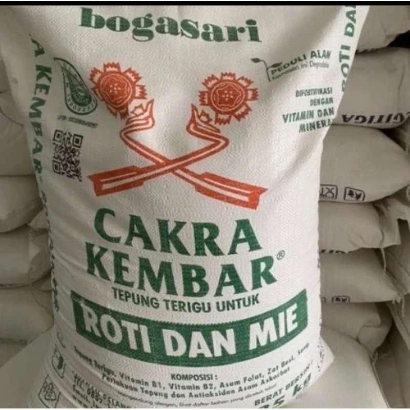 

tepung terigu cakra kembar 25 kg / terigu cakra kembar zak 25 kg