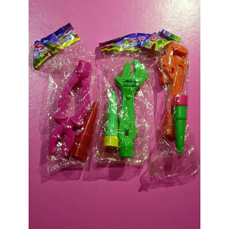 

Mainan Hiasan Pulpen Bentuk Pekakas Bangunan