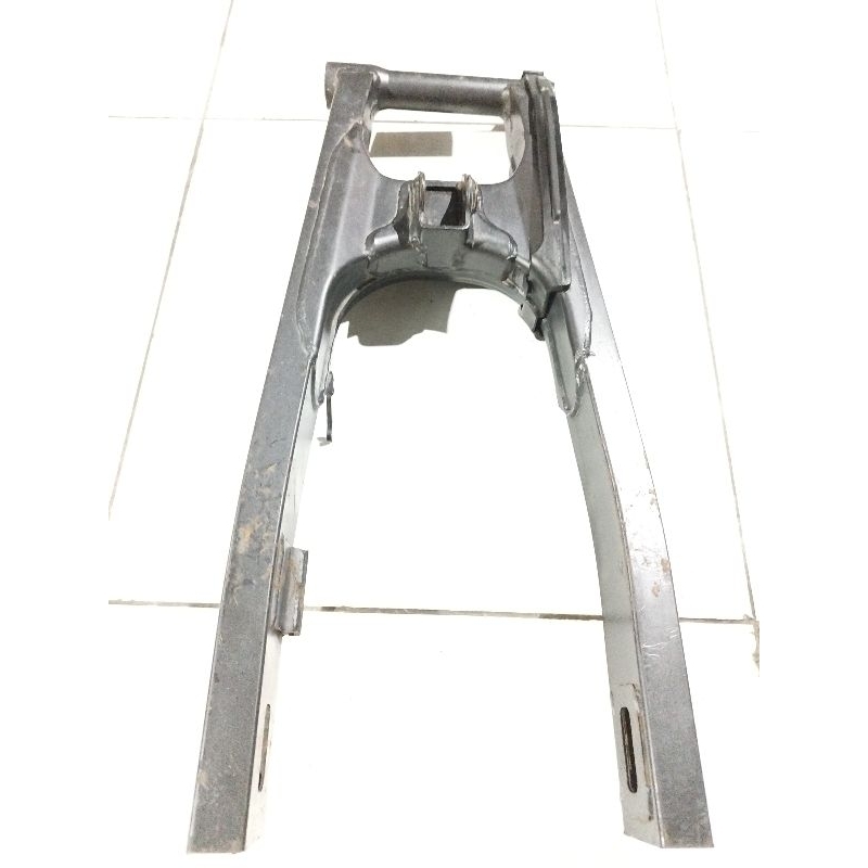 SWING ARM ASLI HONDA CBR 250R 250 R K33 KYJ THAILAND ASLI LEPASAN MOTOR TERMURAH TERLARIS