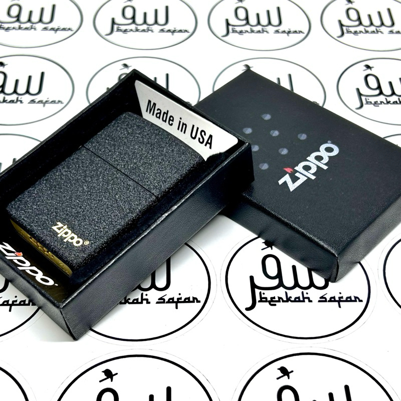 KOREK ZIPPO HITAM MATTE BLACK CRACKLE FINISHED GOLD LOGO ORIGINAL