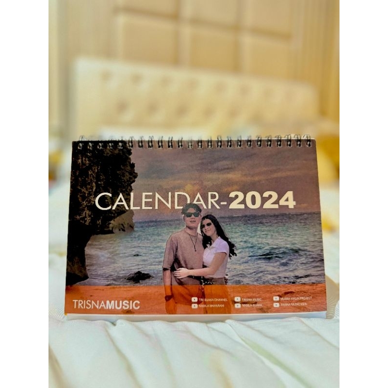 

Kalender Meja 2024 Exclusive by Trisna