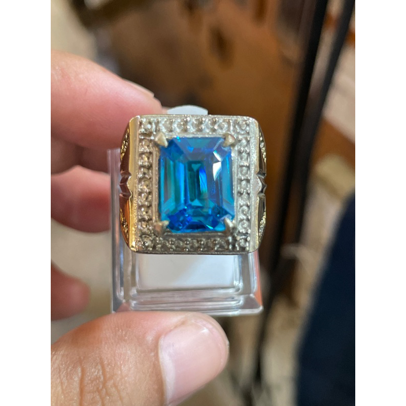 NATURAL BLUE TOPAZ LONDON