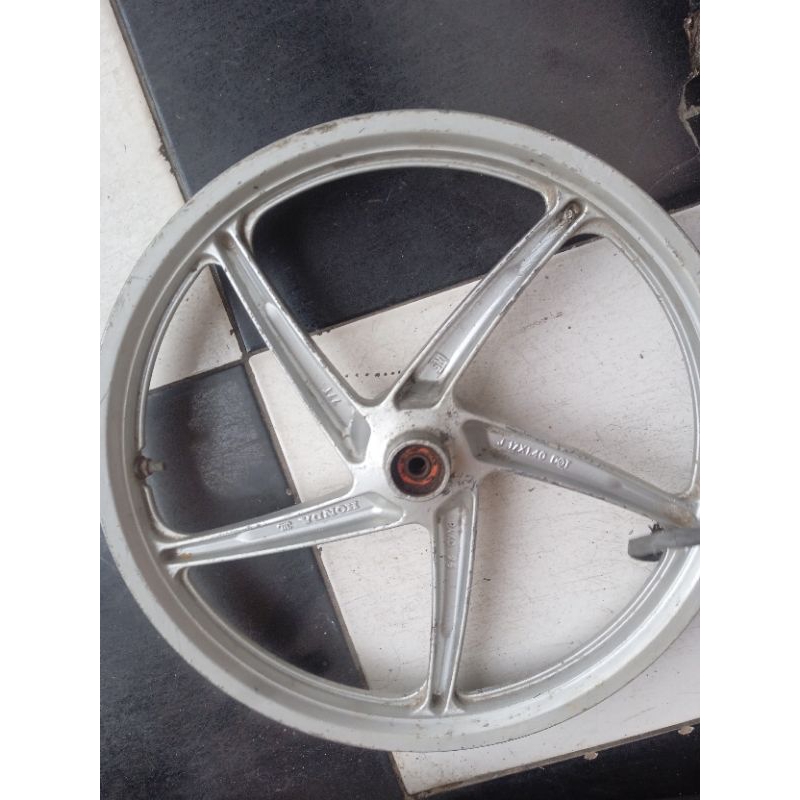 Velg racing depan Supra 125 original