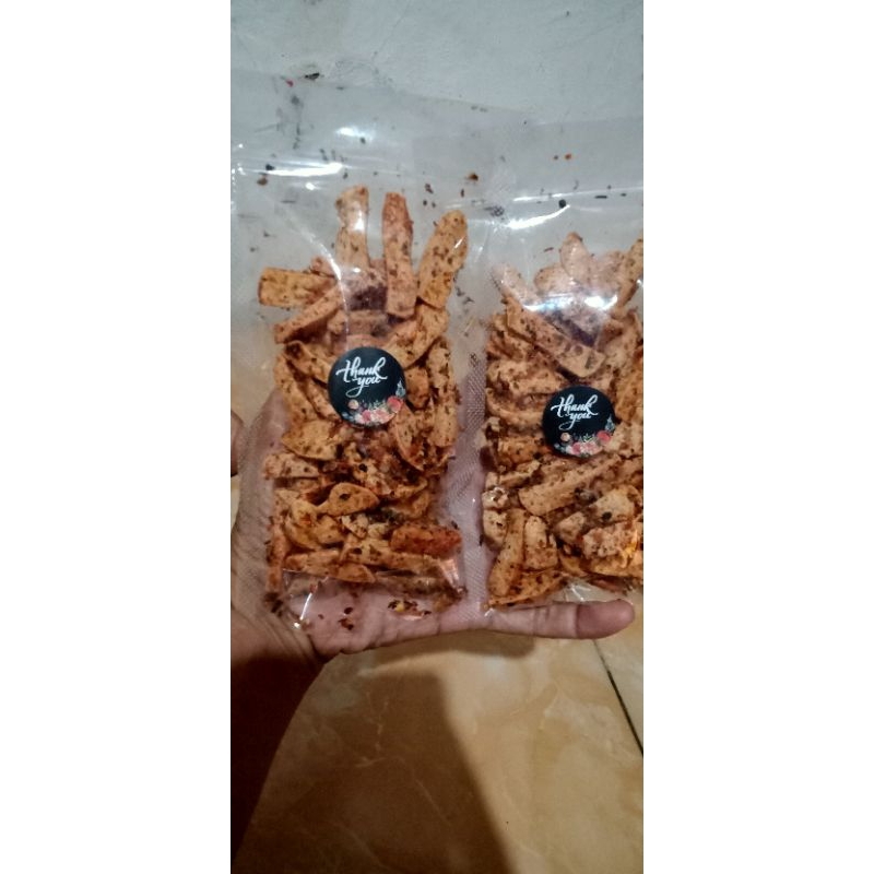 

Paket isi 2 pack basreng stik pedas daun jeruk bumbu melimpah