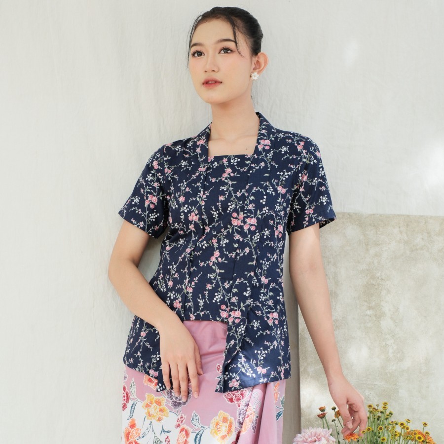 Kebaya kutubaru ajeng lengan pendek meradelima katun biru navy