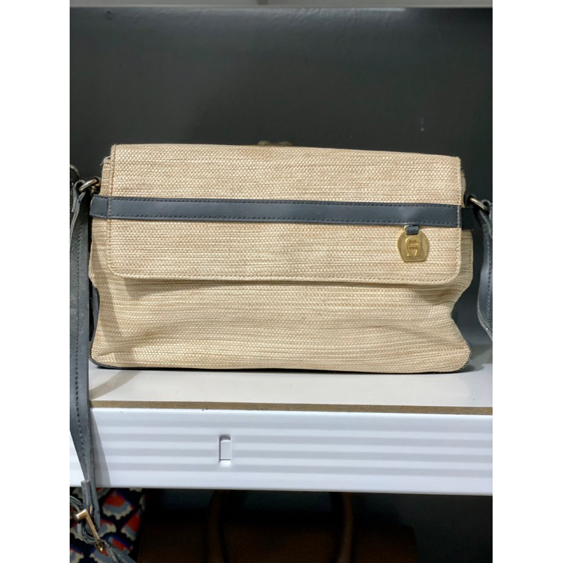 Tas selempang Etenne Agner