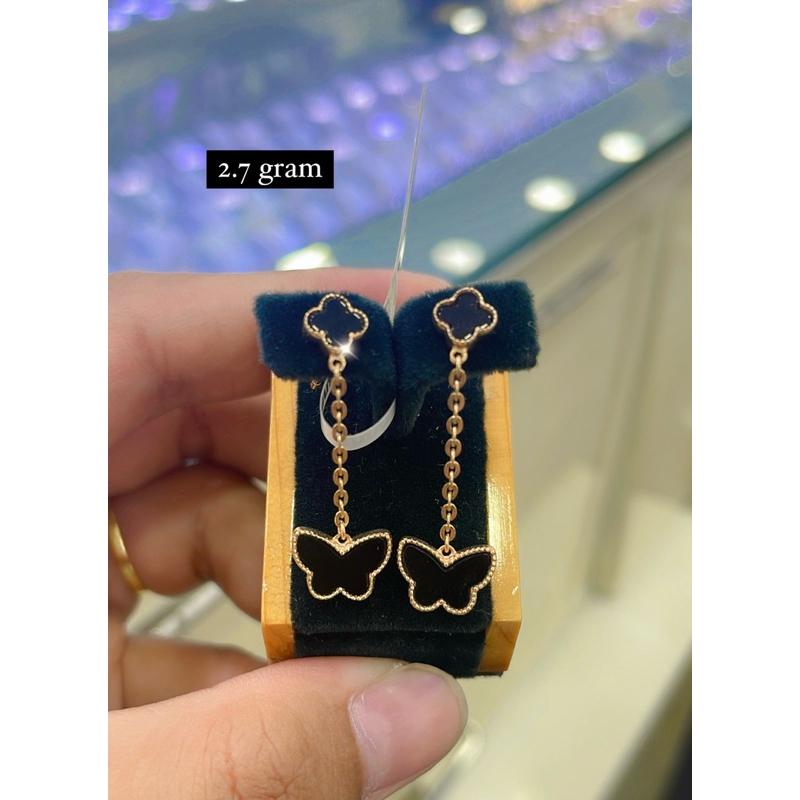 anting vc hitam emas 750%