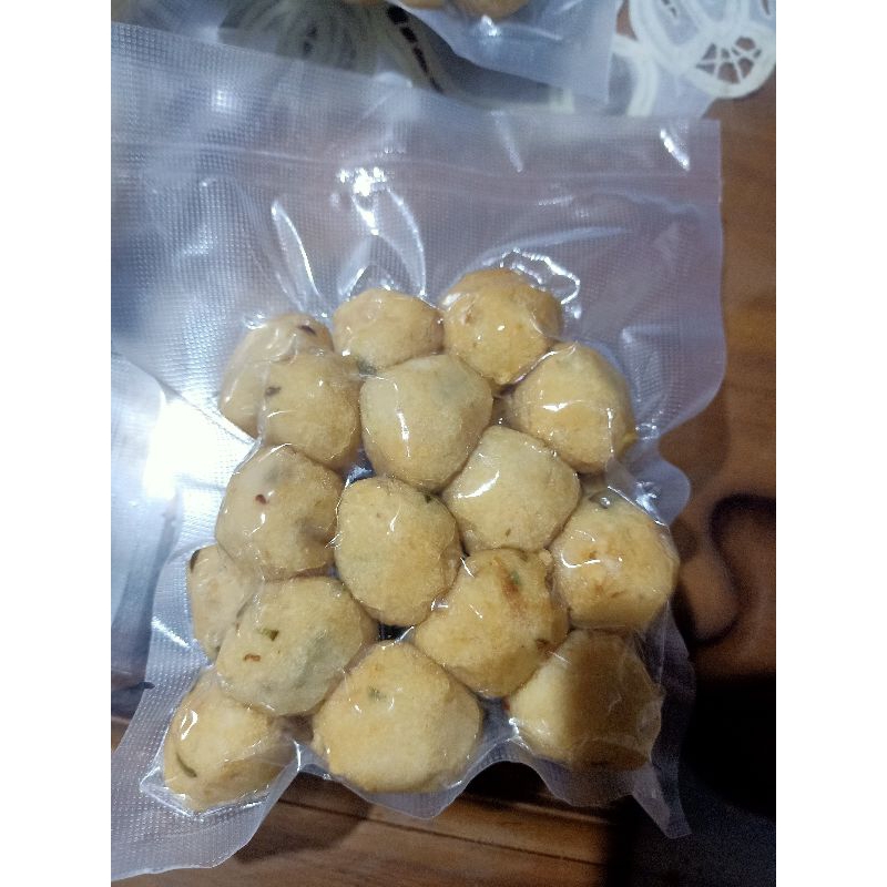 

Pempek bulat (adaan) saja