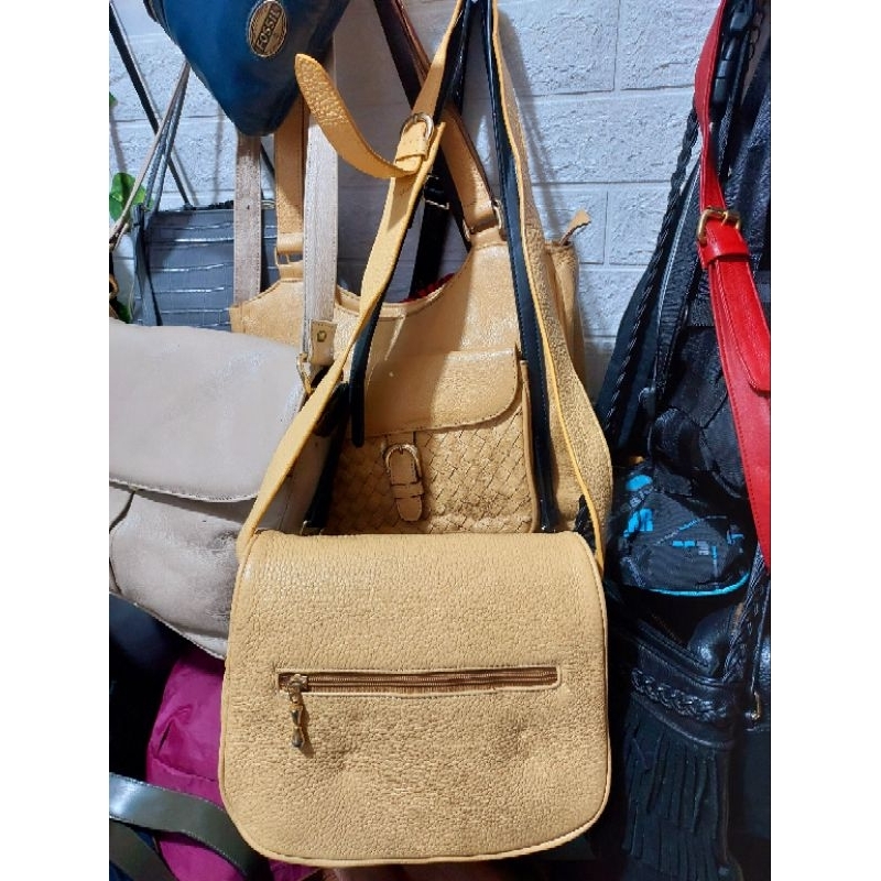 tas warna kuning