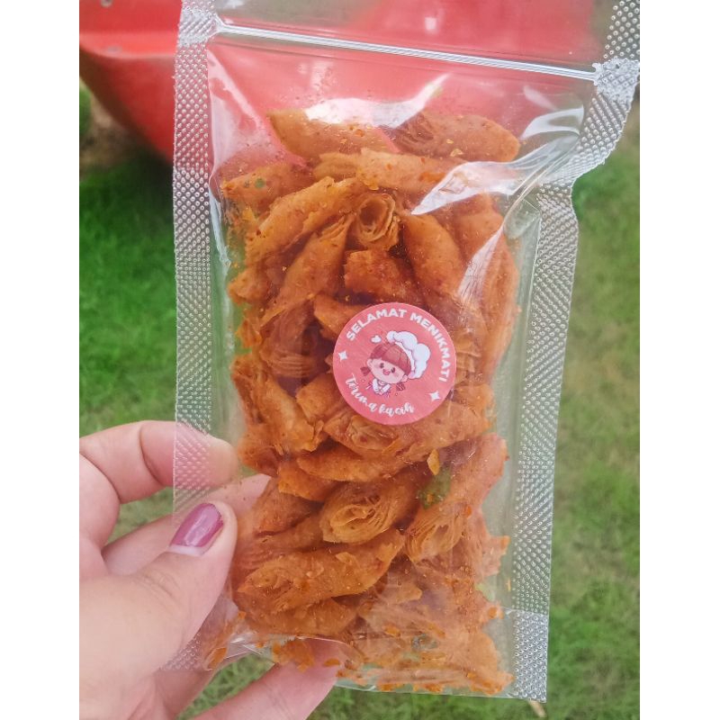 

Lumring / Lumpia Kering Pedas Daun Jeruk Keripik Lumpia