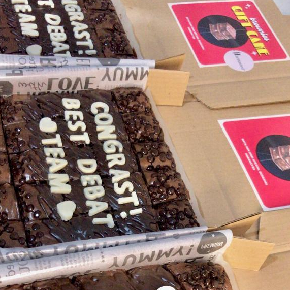 

Haroasted - Extra Tulisan dan Topping Fudgy Brownies