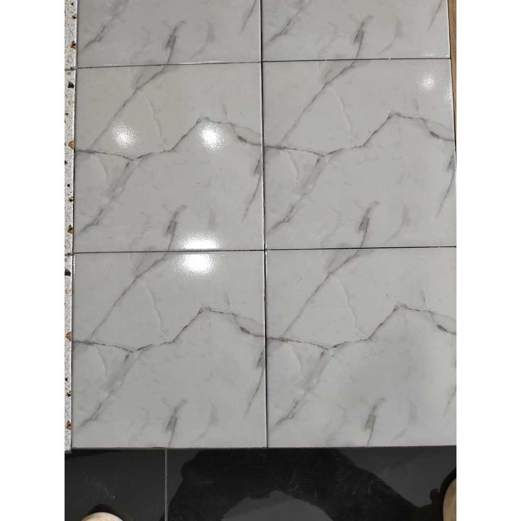 Grosir Keramik Granit Arwana 8866 Grey 40x40 Abu Muda Garis Abu Tua Grade A untuk Lantai dan dinding