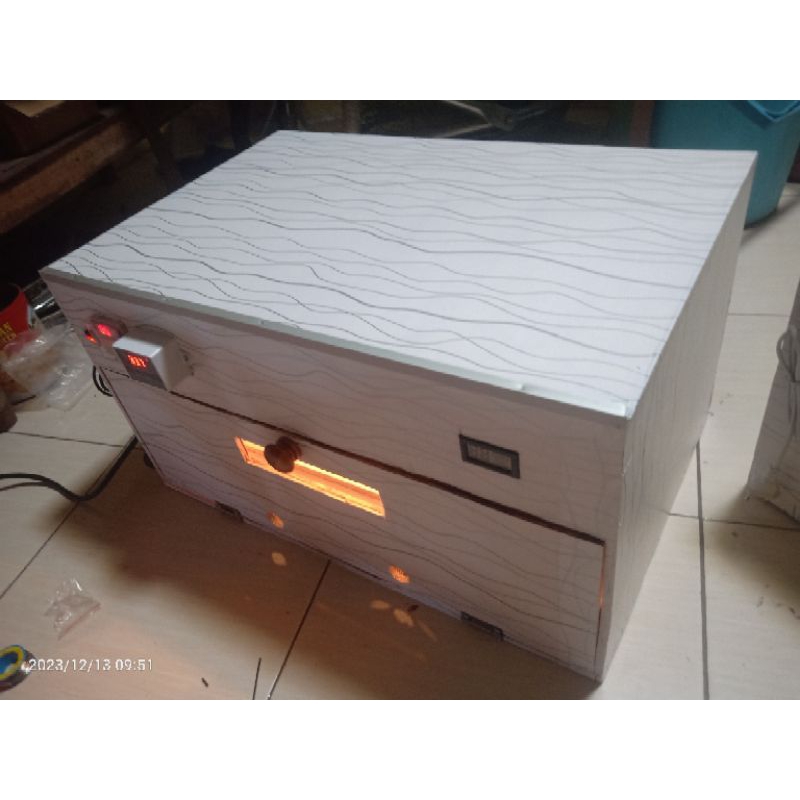 Mesin Penetas Telur Full Otomatis 100 butir