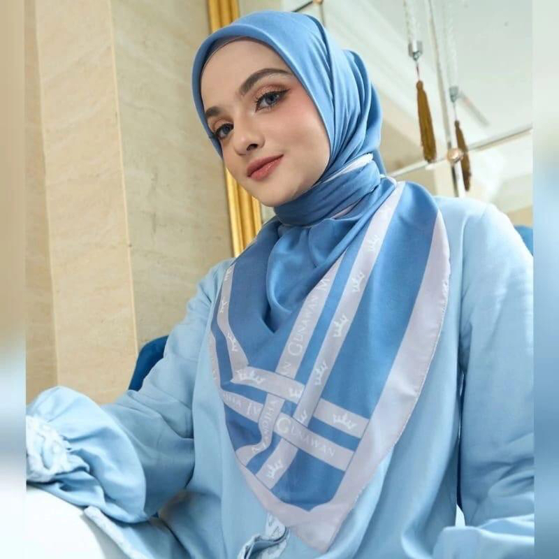 Hijab Mandjha Felicity