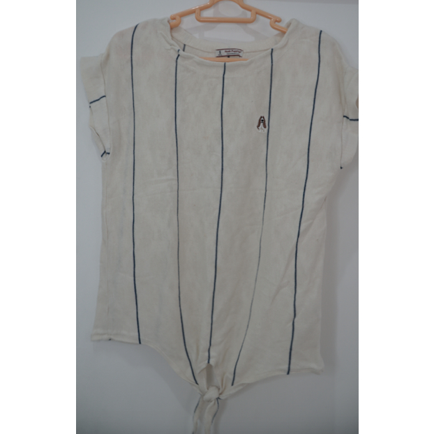 Preloved Baju Kaos Wanita Merek Hush Puppies Size S