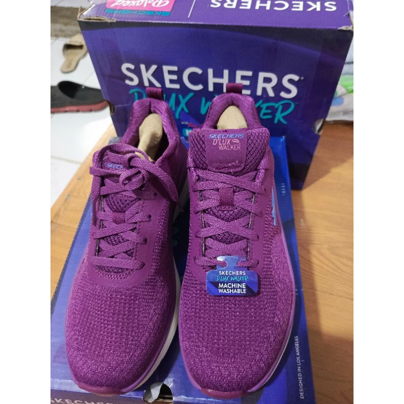 SKECHERS D'LUX WALKER RELAXED FIT Sepatu Wanita
