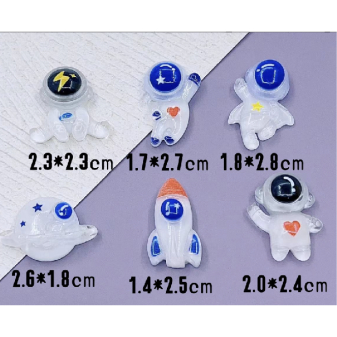 

CERITA RESIN - Cartoon Semi Transparent Astronout and Semi thOee-dimensional