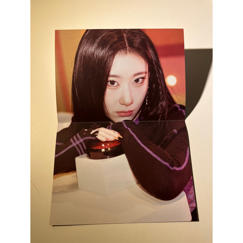 Itzy official Chaeryeong mini poster cheshire