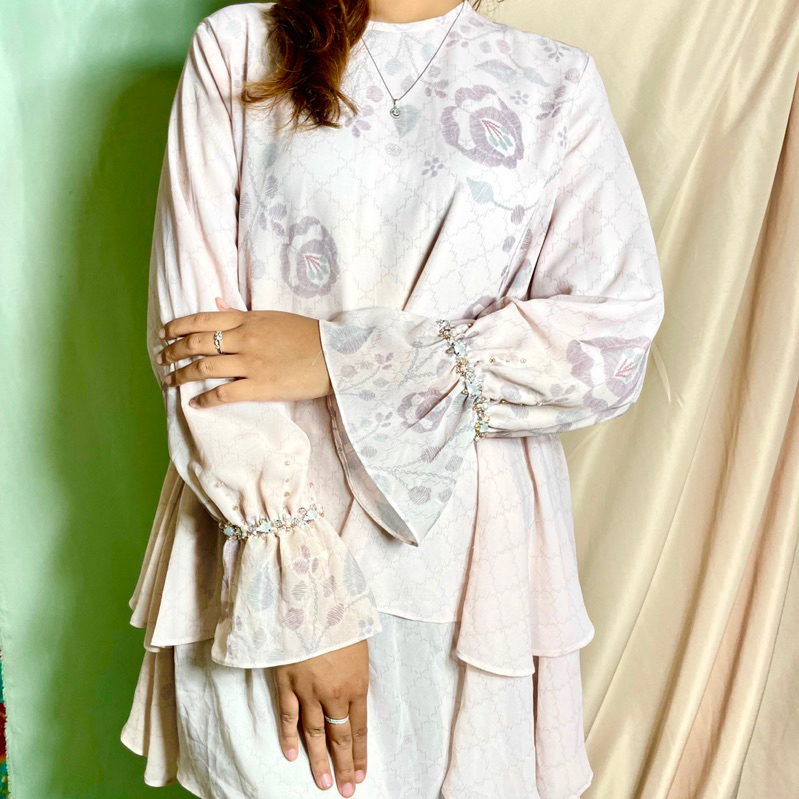 Rania Top Pink Size M (RiaMirandaXJovian)