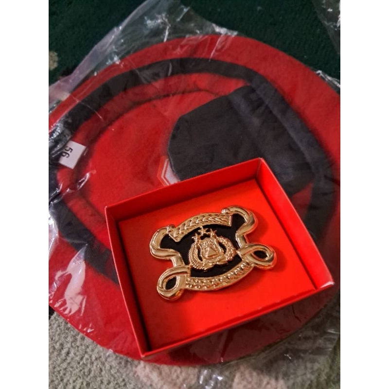 baret merah reskrim sama emblem baret reskrim reserse