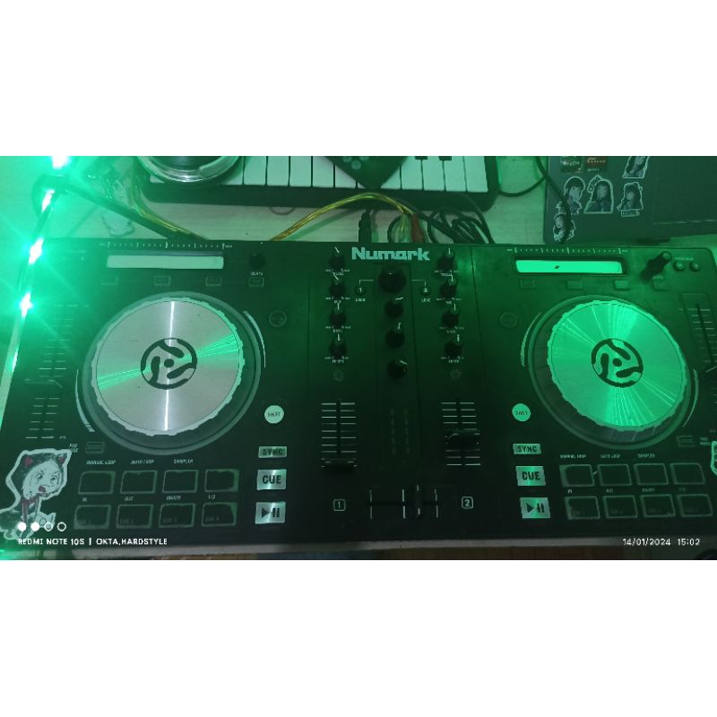 Numark Mixtrack Pro 3