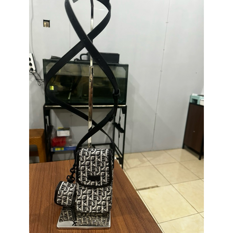 Preloved Like New Kenzo Phone Bag