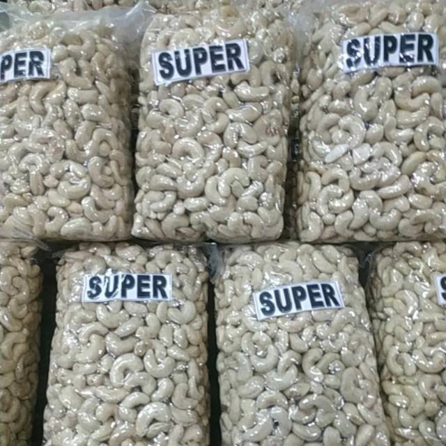 

KACANG MEDE MENTAH UTUH SUPER 500 GRAM / RAW CASHEWS