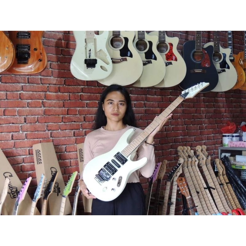 GITAR ELEKTRIK IBANEZ S SERIES CREAM