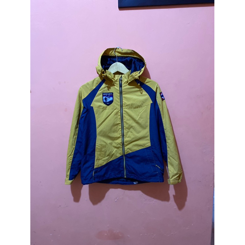 Jaket Outdoor Praus