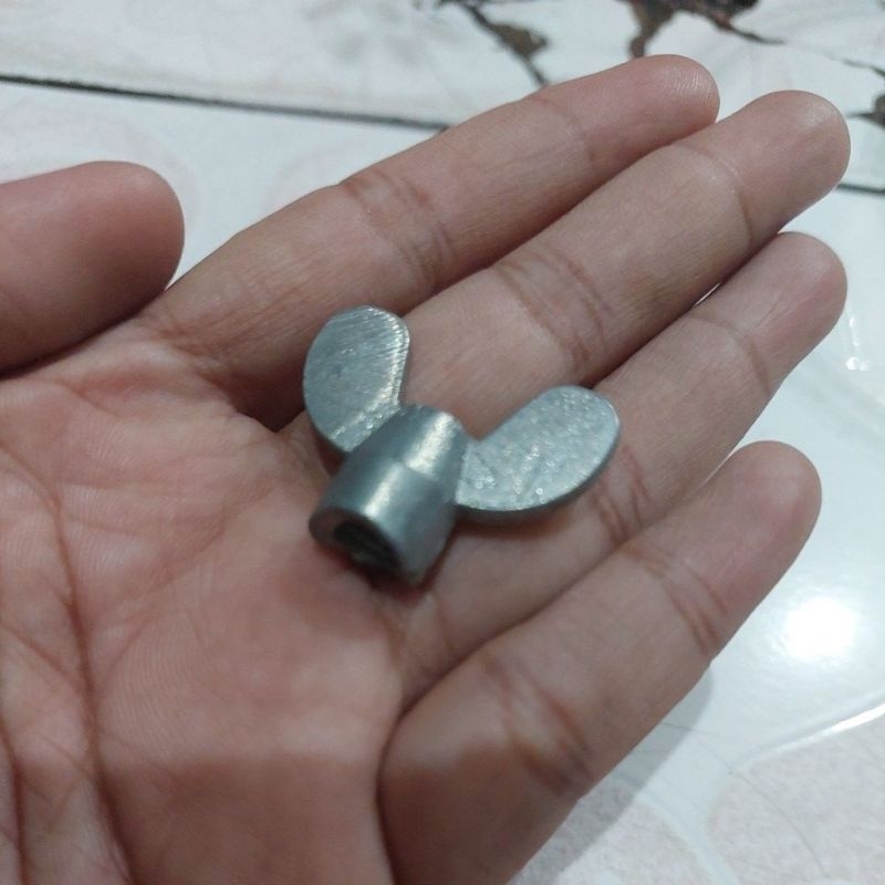 Mur setelan rem belakang Mur kupu-kupu Mur Kupingan