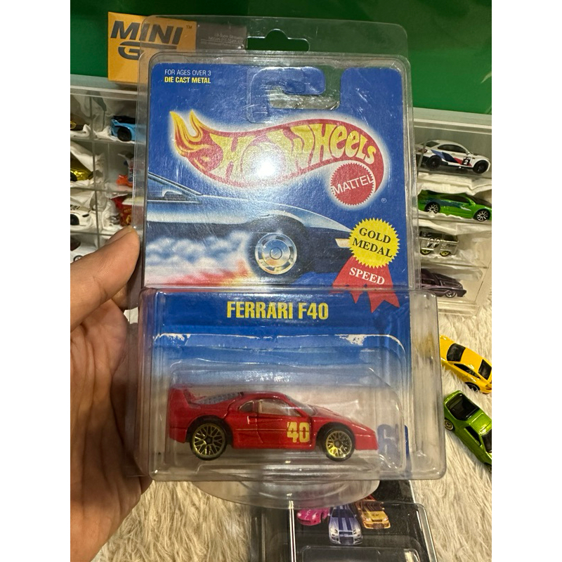Loose - RATE HOT WHEELS FERRARI F40 GOLD MEDAL MERAH
