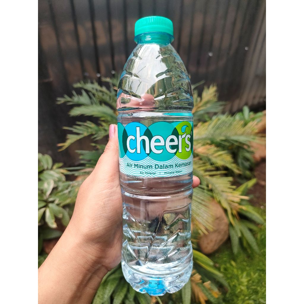 

Air mineral Cheers 600ML isi 24 botol Natural Spring Water