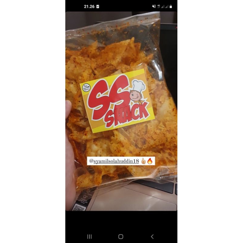 

KERIPIK PANGSIT PEDAS DAUN JERUK 200GRAM