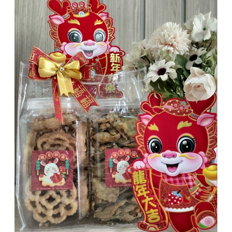 

Hampers Imlek Kue Kembang Goyang dan Keripik Vegan
