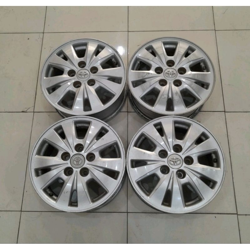 Velg Original Oem STD INOVA R15 Hole 5X114,3 SILVER Pelek Murah Innova - Copotan standart Ring 15