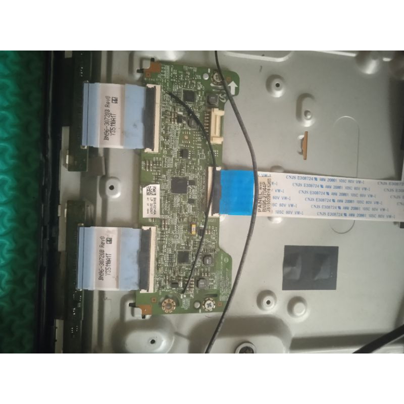 ticon UA32J5100AK second