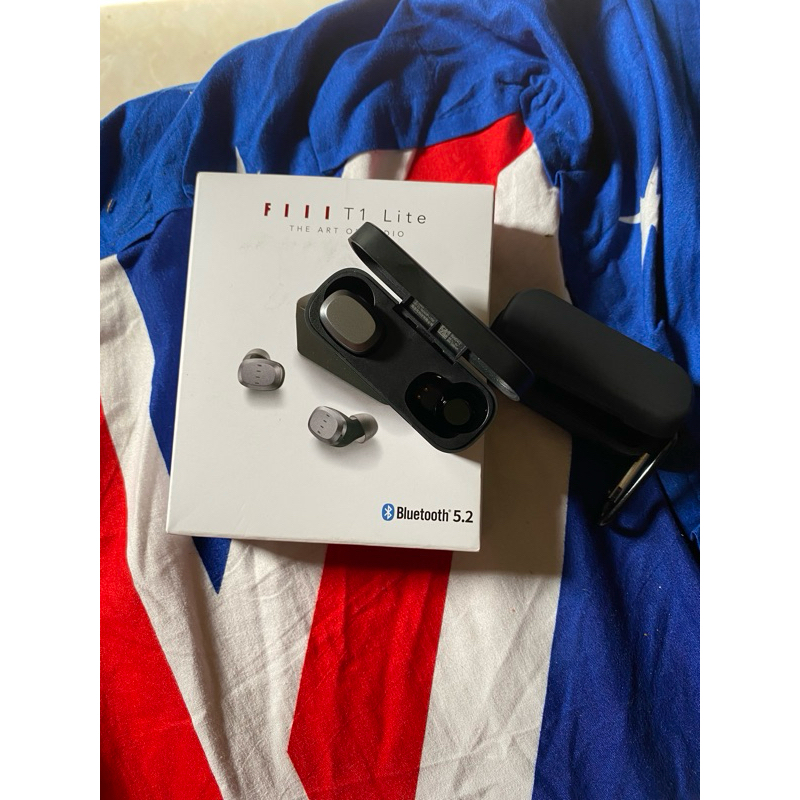 tws fiil t1 lite (hanya earbuds sebelah kanan& tempat charge tws)