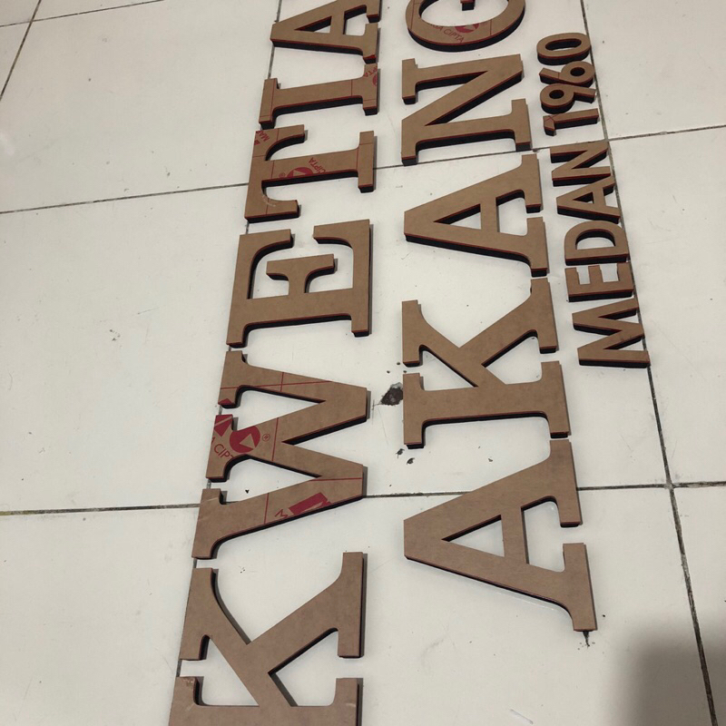 

Huruf timbul akrilik 3mm tinggi 10cm