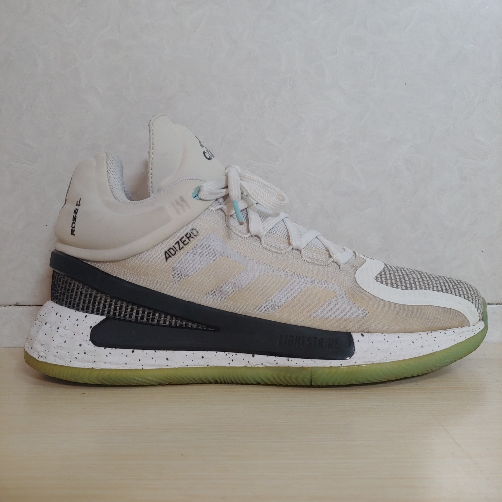 Sepatu Basket Adidas D Rose 11