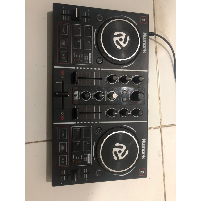 dj controller numark party mix