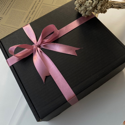 

BOX HAMPERS HITAM 22X22X8/ KOTAK KADO/ GIFT BOX/ BOX WEDDING BIRTHDAY ANNIVERSARY