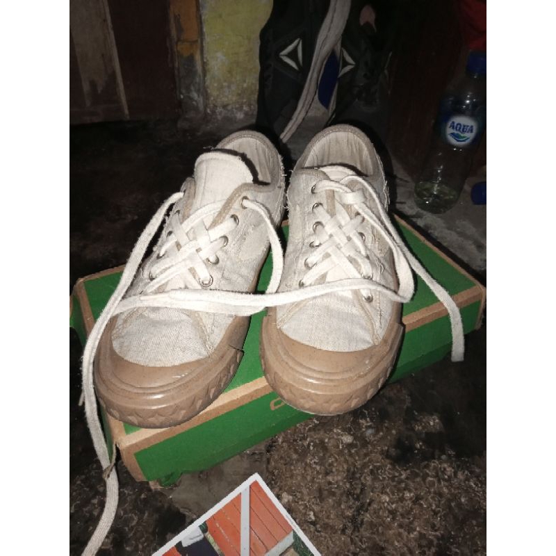 compass retrograde linen sand